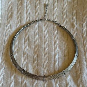 Elegant Silver Necklace choker style